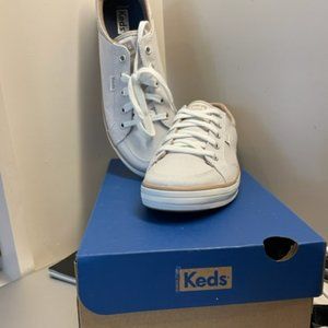 KEDS Center 11 Women's Sneakers Beige/Cream Stripe NEW size 7.5